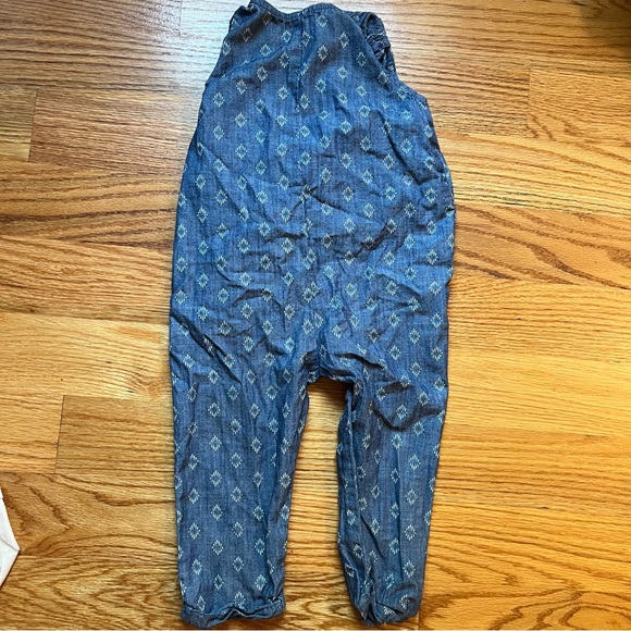 Old Navy chambray patterned romper size 3T - Picture 2 of 5